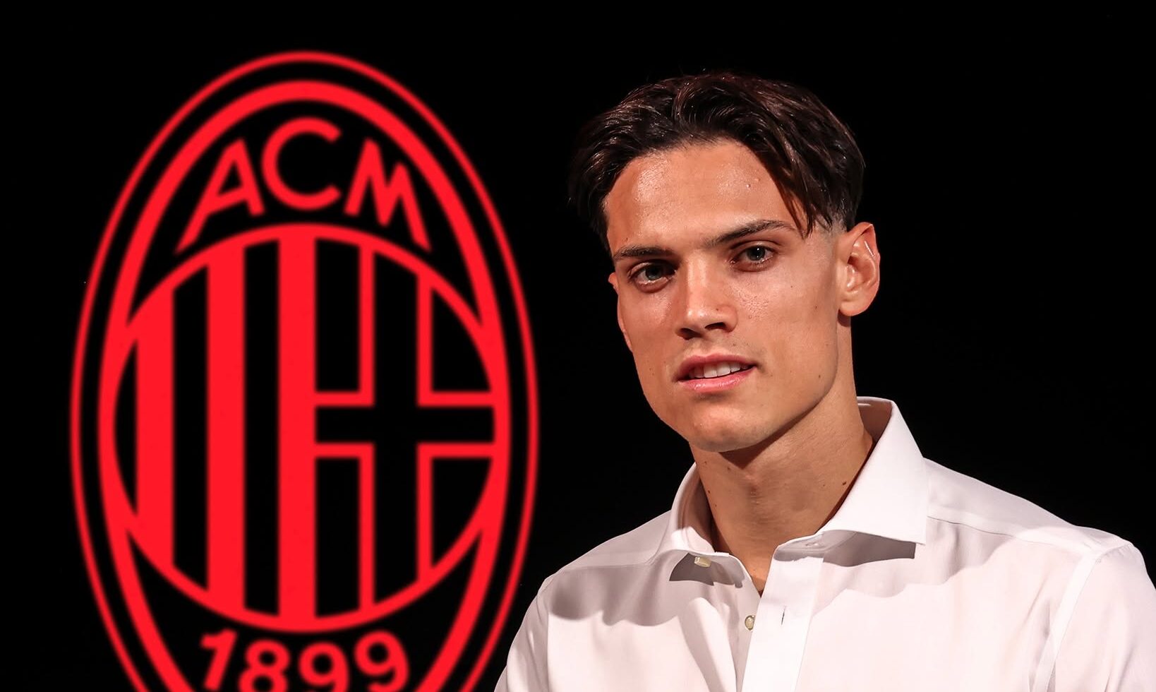 Samuele Ricci's first image in AC Milan